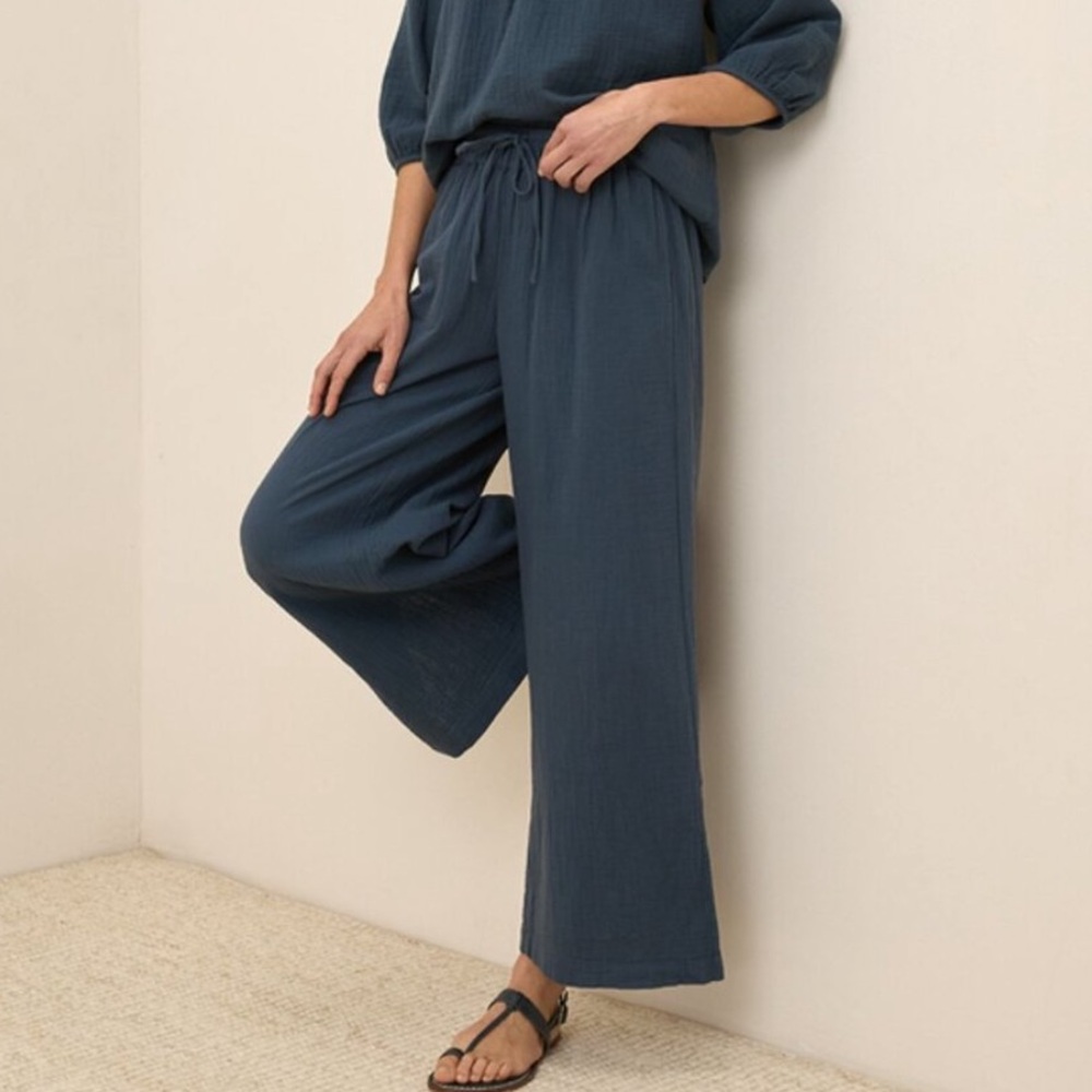 NWT Pact Coastal Double Gauze Split Hem Wide Leg Pant in French Navy